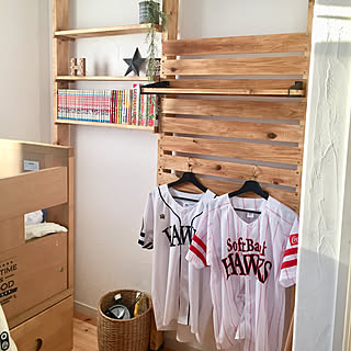 ベッド周り/息子はホークスファン/鷹の祭典ユニフォーム/壁面収納/西日がすごい部屋...などのインテリア実例 - 2018-09-11 19:42:41