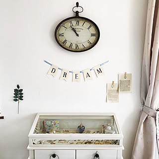 女性の、3LDK、家族住まいの「壁/天井」についてのインテリア実例