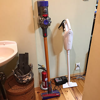 部屋全体/掃除機/dyson v8fluffy/Dyson/ダイソンV8/ダイソン掃除機...などのインテリア実例 - 2017-10-06 16:45:08