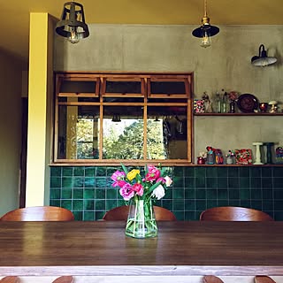 ダイニングテーブル 花を飾るのおしゃれなアレンジ 飾り方のインテリア実例 Roomclip ルームクリップ