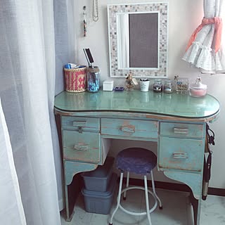 女性の、3LDK、の「ベッド周り」についてのインテリア実例