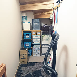 すっきり暮らしたい/階段下の収納/階段下収納/階段下スペース/あるもので工夫して収納/収納用品は使い回し...などのインテリア実例 - 2018-03-07 12:58:30