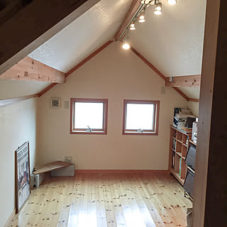 屋根裏部屋 輸入住宅のインテリア レイアウト実例 Roomclip ルームクリップ 屋根裏部屋 輸入住宅のインテリア レイアウト実例 Roomclip ルームクリップ