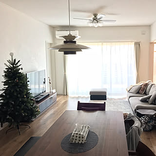 クリスマスツリー 縦長リビングのインテリア レイアウト実例 Roomclip ルームクリップ