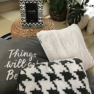 ベッド周り/寝室ではありません/お正月に買ったもの/ニトリのスツール/フランフラン ブランケット...などのインテリア実例 - 2018-01-05 10:42:18