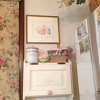 キッチン/ローズガーランド三姉妹/カフェオレボウル アンティーク/ローズパニエ/イマンローズバスケット/ローズガーランドキャニスター...などのインテリア実例 - 2017-06-14 08:14:01