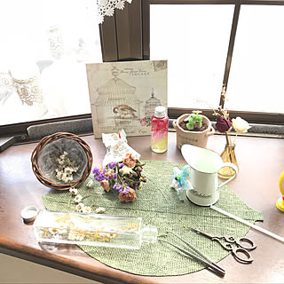 ベッド周り/ガラスのボトル/花かんざしのドライ♡/ミモザドライ/3月24日...などのインテリア実例 - 2018-03-24 14:24:32