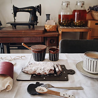 机/コーヒーカップとソーサー/信楽焼/シュトーレン/おやつ時間...などのインテリア実例 - 2019-01-15 21:36:53