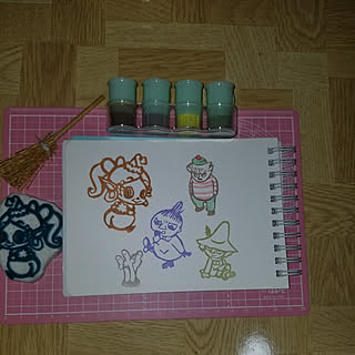 ベッド周り/反抗期が長い娘ちゃん/みなさんの素敵インテリアに憧れます/すきな物に囲まれて暮らしたい/極小の家(╥﹏╥)...などのインテリア実例 - 2018-05-01 21:18:23