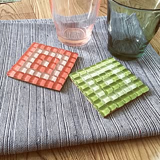 女性の、2LDK、家族住まいの「机」についてのインテリア実例