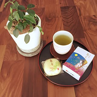 机/お土産紹介って、ヒルナンデスかっ(笑)/いいね、コメントありがとう♡/ベラ様は本来甘党ではありませぬ/ベラ様のおやつタイム...などのインテリア実例 - 2017-03-30 15:30:30