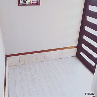 玄関/入り口/発泡スチロールレンガ/クッションフロア/壁紙わーるど/ねこのいる日常...などのインテリア実例 - 2017-01-26 17:02:14