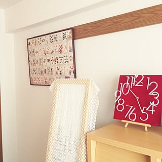 女性の、3LDK、家族住まいの「壁/天井」についてのインテリア実例