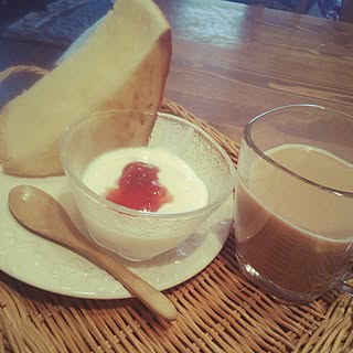 机/のんびりタイム/ひとり朝食♡/いいね、フォロー本当に感謝です♡/おはようございます(///∇//)のインテリア実例 - 2015-03-13 07:24:24