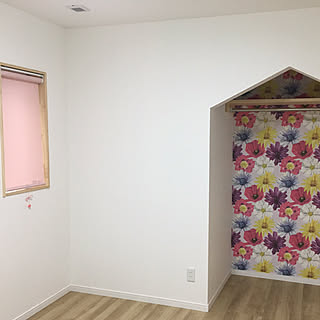 ベッド周り/ロールスクリーン/オープンクローゼット/絵本に出てくる様な家/おうち型...などのインテリア実例 - 2018-01-27 09:24:32
