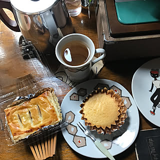 机/イギリス70S'ウォーターピッチャー/竹のお絞り置き/ヤマカチャイナ皿/TOGAginzaソーサー...などのインテリア実例 - 2018-05-02 14:47:27