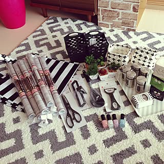 部屋全体/白黒/モノトーン/板壁風壁紙/つまようじ...などのインテリア実例 - 2015-09-19 15:41:06