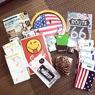 部屋全体/誕生日プレゼント/悪友まじありがとう(*´³`*) ㄘゅ/なぜか松ぼっくり(;゚;ж;゚;)ブッ/にこちゃん◡̈⃝︎⋆︎*...などのインテリア実例 - 2017-07-15 07:55:55