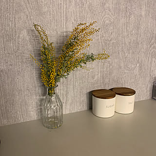 ニトリ ガラスの花瓶はseriaの商品を使ったおしゃれなインテリア実例 Roomclip ルームクリップ