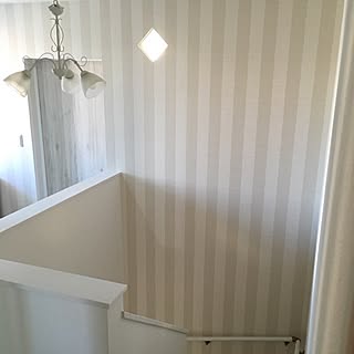 階段 アクセントクロスのインテリア実例 Roomclip ルームクリップ 階段 アクセントクロスのインテリア実例 Roomclip ルームクリップ