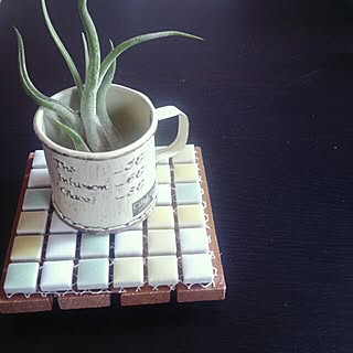 女性の、3K、カップル住まいの「机」についてのインテリア実例