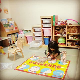 女性の、3LDK、家族住まいの「部屋全体」についてのインテリア実例