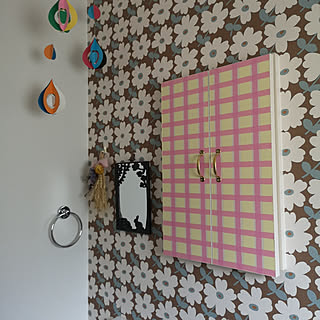 女性の、3LDK、家族住まいの「バス/トイレ」についてのインテリア実例