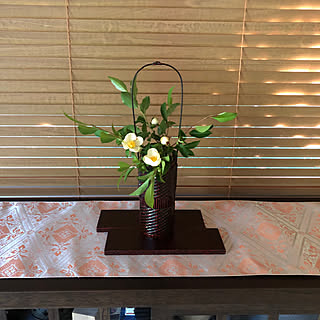 花瓶 季節の花を飾るのおしゃれなアレンジ 飾り方のインテリア実例 Roomclip ルームクリップ 花瓶 季節の花を飾るのおしゃれなアレンジ 飾り方のインテリア実例 Roomclip ルームクリップ