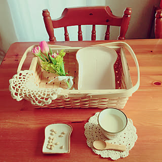 キッチン/キッチンキッチンの持ち手付きカゴ♡/ナチュラルキッチンの食パン型のお皿/kotona ちゃんのドイリー/当たり前の生活がいちばんの幸せ♡...などのインテリア実例 - 2018-01-30 14:57:15
