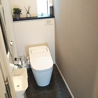 バス トイレ 黒い床のおしゃれなインテリアコーディネート レイアウトの実例 Roomclip ルームクリップ