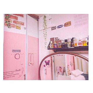 部屋全体/美容/アクセサリー/香水/ピンクの壁...などのインテリア実例 - 2017-05-24 23:04:15