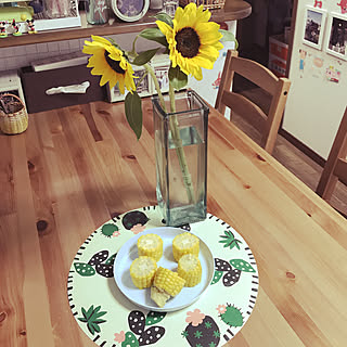 机/久々のお花でパシャリ/ニトリのランチョマット♡/ひまわり♡/花のある暮らし...などのインテリア実例 - 2018-06-08 18:21:31