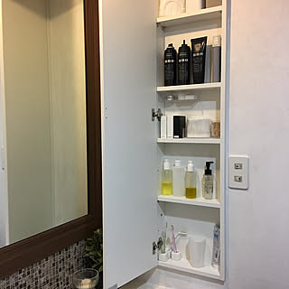リルオンゲン/落ち着く空間/海外インテリアに憧れる/ミニマリストになりたい/古いマンション...などのインテリア実例 - 2019-05-22 08:08:19