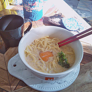 至福の時間/KALDI海老ミルクらぁめん/ラーメン/カインズ鍋敷き/ニトリのマグ/大理石調鍋敷き...などのインテリア実例 - 2019-01-26 14:05:10