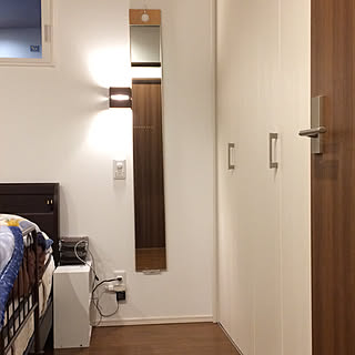 女性の、4LDK、家族住まいの「ベッド周り」についてのインテリア実例