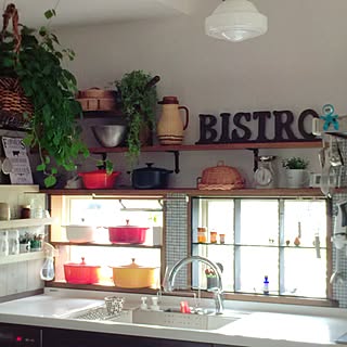 女性の、4LDK、家族住まいの「キッチン」についてのインテリア実例