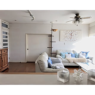 ニトリのクッションカバー/アクタスクッションカバー/IKEAクッションカバー/ホワイト×ブルー/白いソファー...などのインテリア実例 - 2020-02-22 22:29:00