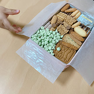 机 お菓子の缶のインテリア実例 Roomclip ルームクリップ 机 お菓子の缶のインテリア実例 Roomclip ルームクリップ