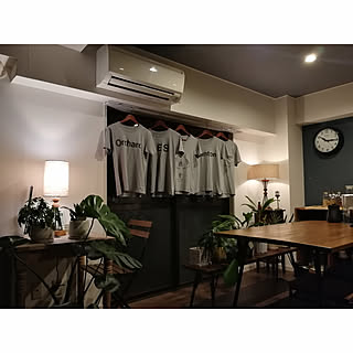 クワズイモ/ランプ/無印良品/スタッキングシェルフ無印良品/壁紙...などのインテリア実例 - 2020-02-22 17:14:17