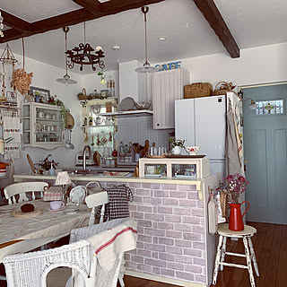 ペンダントランプ/スツール/後はひと休み/梁/ステンドグラスのドア...などのインテリア実例 - 2019-11-01 16:08:10