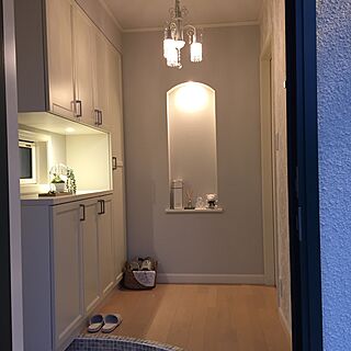 玄関ホール 玄関照明のおしゃれなインテリアコーディネート レイアウトの実例 Roomclip ルームクリップ