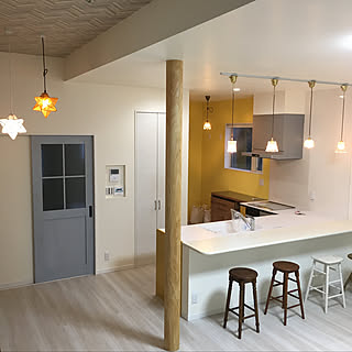 ペンダントライト カウンターキッチンのインテリア実例 Roomclip ルームクリップ ペンダントライト カウンターキッチンのインテリア実例 Roomclip ルームクリップ