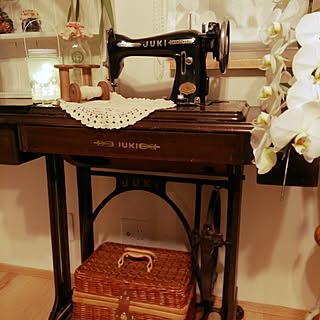 部屋全体/アンティークミシン/ディスプレイ考え中+*。/アンティーク糸巻き/安売りバスケットのインテリア実例 - 2017-01-25 21:32:15