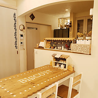 部屋全体/カフェ風インテリア/Erenaってぃのハンドメイドリース/Erenaってぃのクマちゃん/satotoちゃんのミニキャニスター❤️...などのインテリア実例 - 2018-11-14 09:26:37