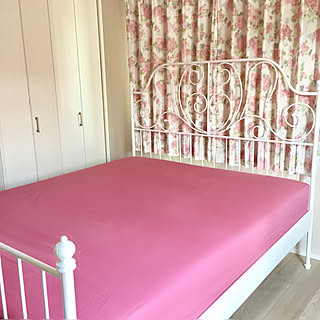 ベッド周り/ピンク/クイーンサイズベッド/ボックスシーツ/ZARAHOME...などのインテリア実例 - 2017-09-26 16:02:31