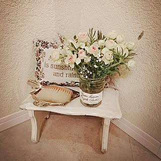 リビング/生花のある暮らし/フランスアンティーク/アンティーク スツール/アンティーク クッション...などのインテリア実例 - 2020-01-25 18:01:09