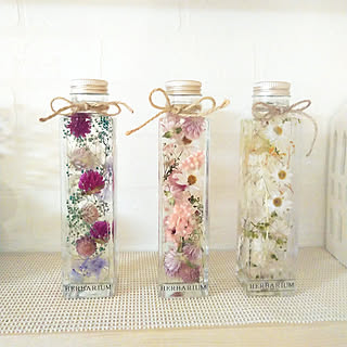 セリア ハーバリウム作りの商品を使ったおしゃれなインテリア実例 Roomclip ルームクリップ