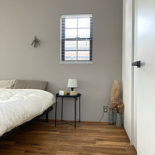 寝室 グレーの壁紙のおしゃれなインテリアコーディネート レイアウトの実例 Roomclip ルームクリップ