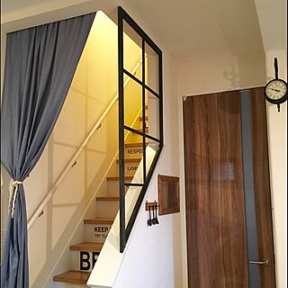 リビング階段 窓枠diyのインテリア 手作りの実例 Roomclip ルームクリップ