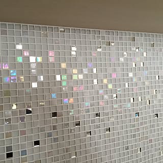 モザイクタイル キッチン背面棚のおしゃれなアレンジ 飾り方のインテリア実例 Roomclip ルームクリップ